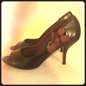 ANTONIO MELANI Peep Toe Pump